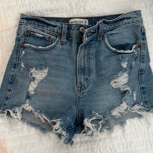Abercrombie & Fitch | high rise mom short